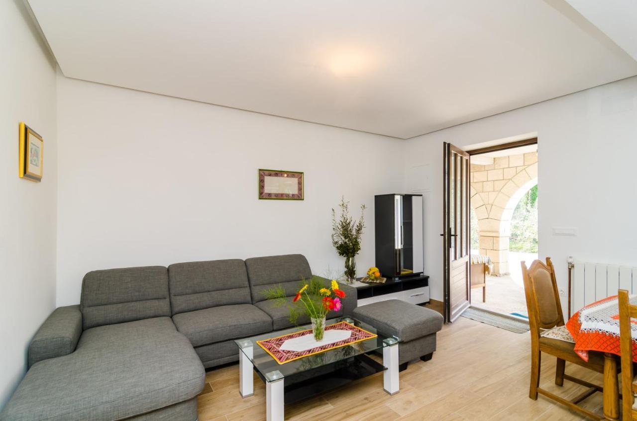 Matanovi Dvori Villa *